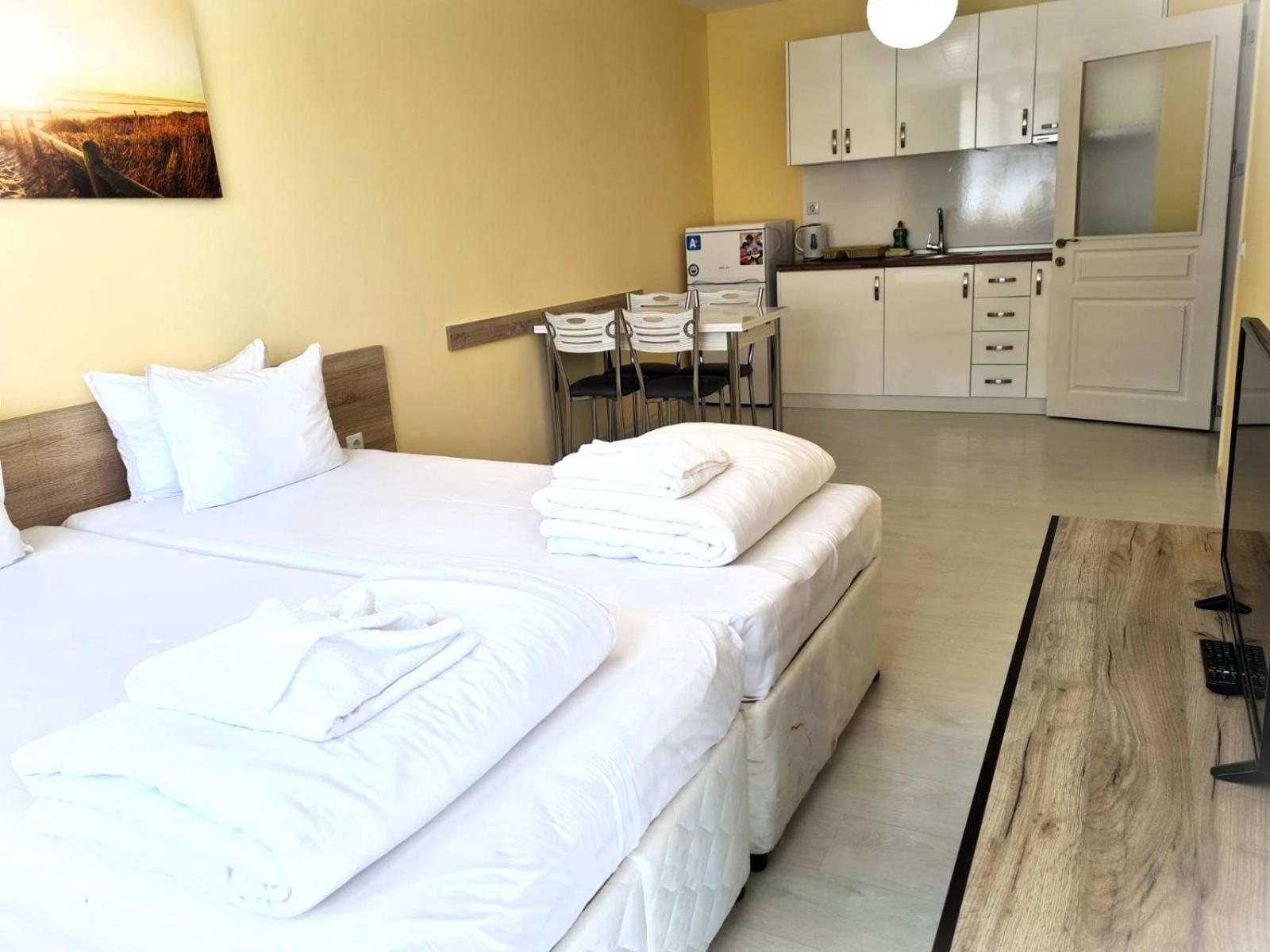 Apartments Stamopolu Lux With Pool View 프리모르스코 외부 사진
